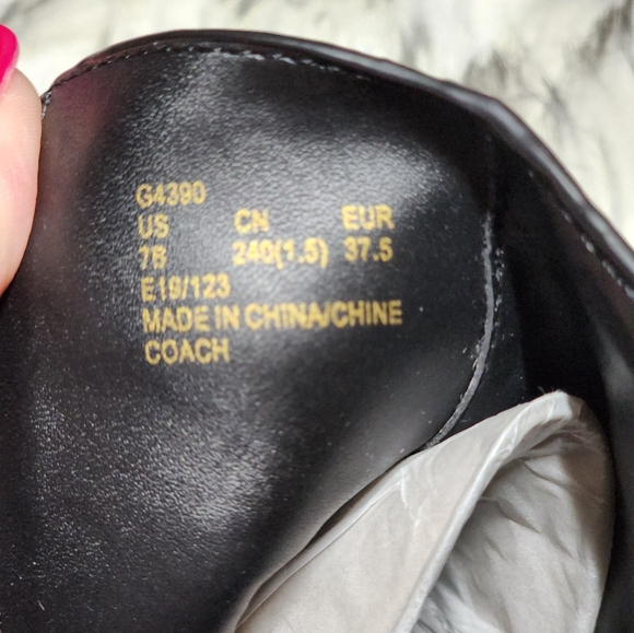 Coach Womens Boot. SZ 7 - Picture 8 of 9